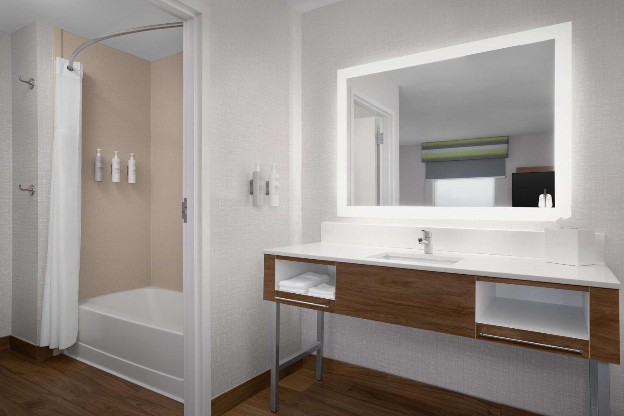 Hampton Inn Yorkville Exteriör bild